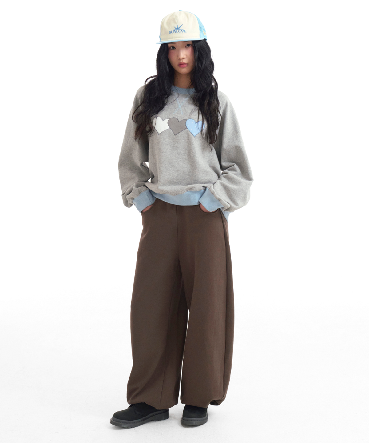 로긴 앤 로지(ROGIN N ROSIE) Heart logo Back Point Curved Sweat Pants Brown