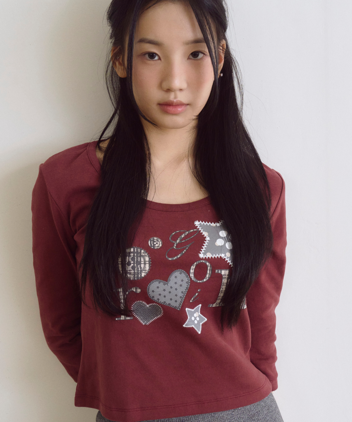 로긴 앤 로지(ROGIN N ROSIE) Mixed Motif Printed RnR Long Sleeve Burgundy