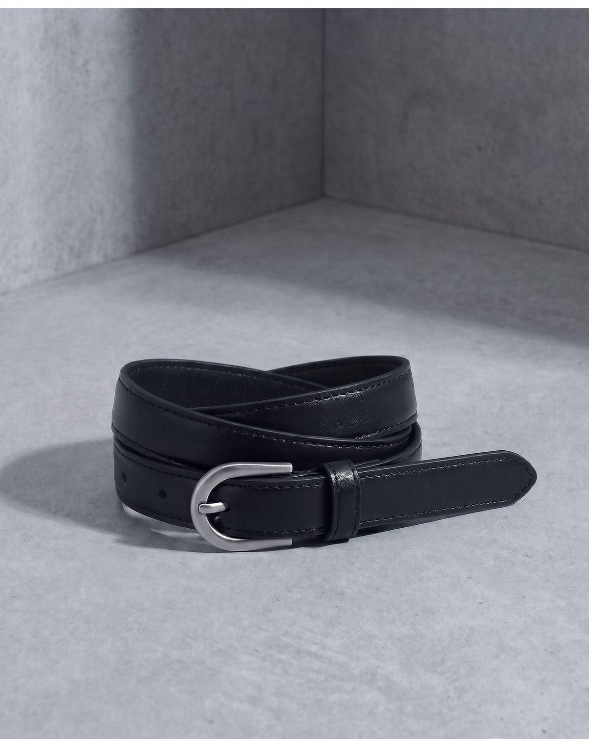 질스튜어트 맨 액세서리(JILLSTUART MEN ACC) 20mm 블랙 소가죽 슬림 여성벨트 JUBE6F110BK
