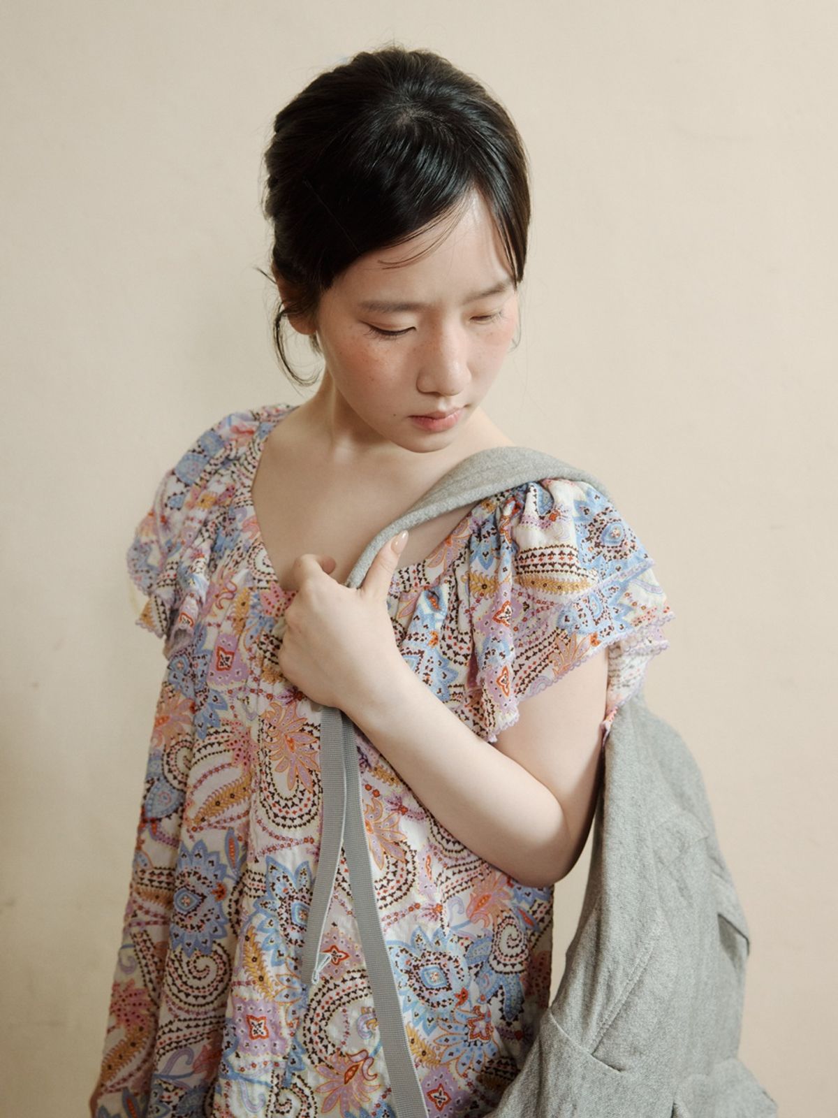 콜로신스(COLOCYNTH) Moth Lace Backpack Light Khaki