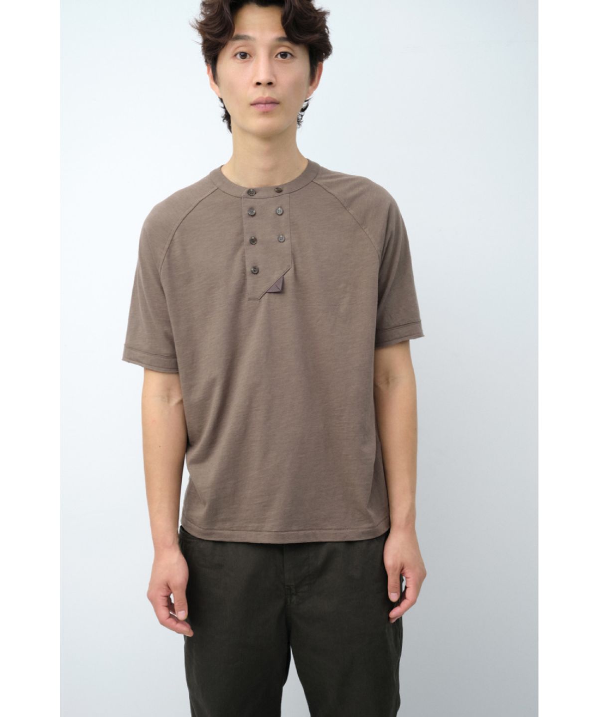 해칭룸(HATCHINGROOM) Double Breasted Tee Slub Mud Brown
