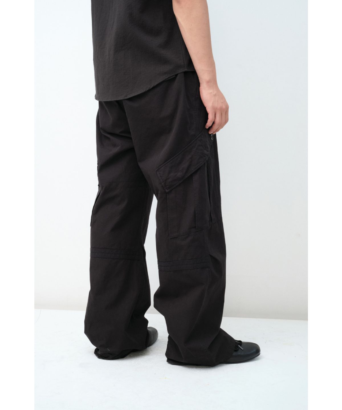 해칭룸(HATCHINGROOM) Curved Cargo Pants Black