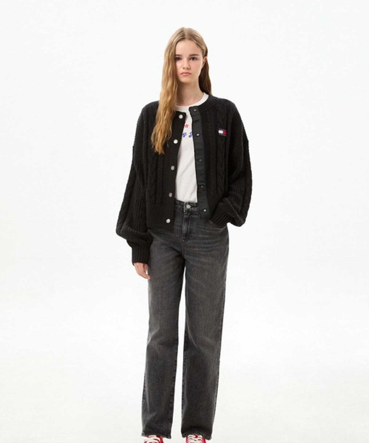 타미진스(TOMMY JEANS) 오버사이즈 배지 케이블 가디건