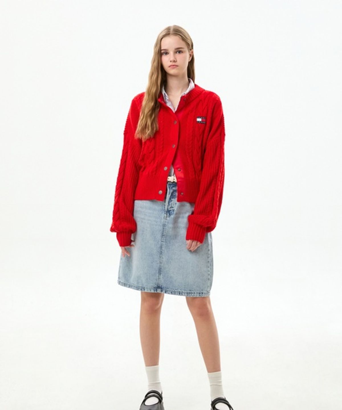 타미진스(TOMMY JEANS) 오버사이즈 배지 케이블 가디건
