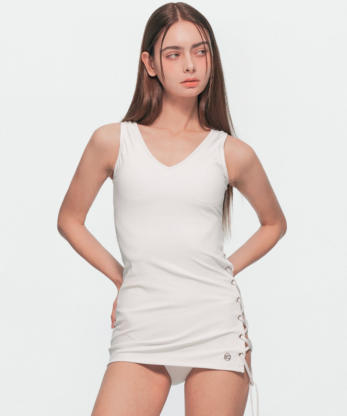 유움(UUM) V EYELET SWIM WEAR WHITE