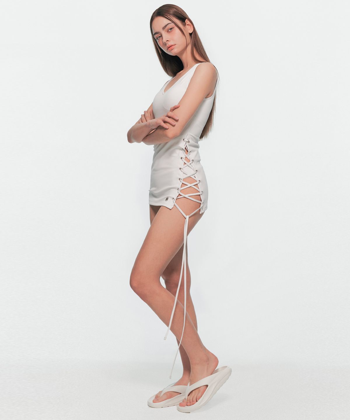 유움(UUM) V EYELET SWIM WEAR WHITE