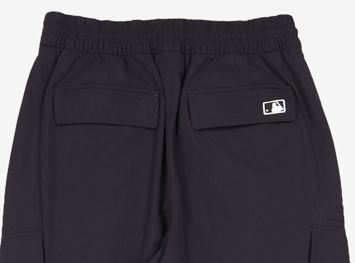 엠엘비(MLB) 남성 베이직 쿠퍼스 카고 와이드 팬츠 NY (Black) 78