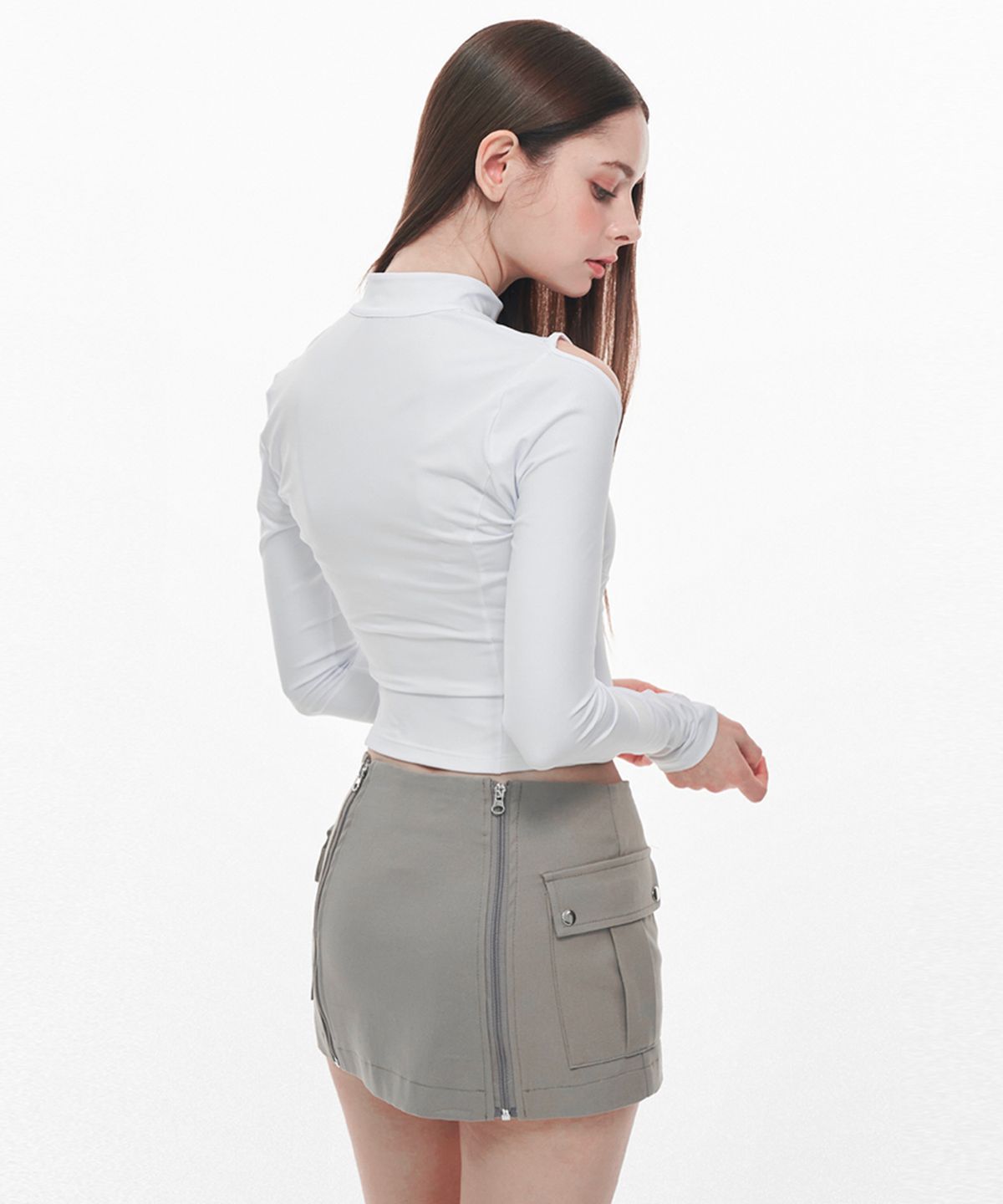 유움(UUM) SHOULDER HOLE RASH GUARD WHITE