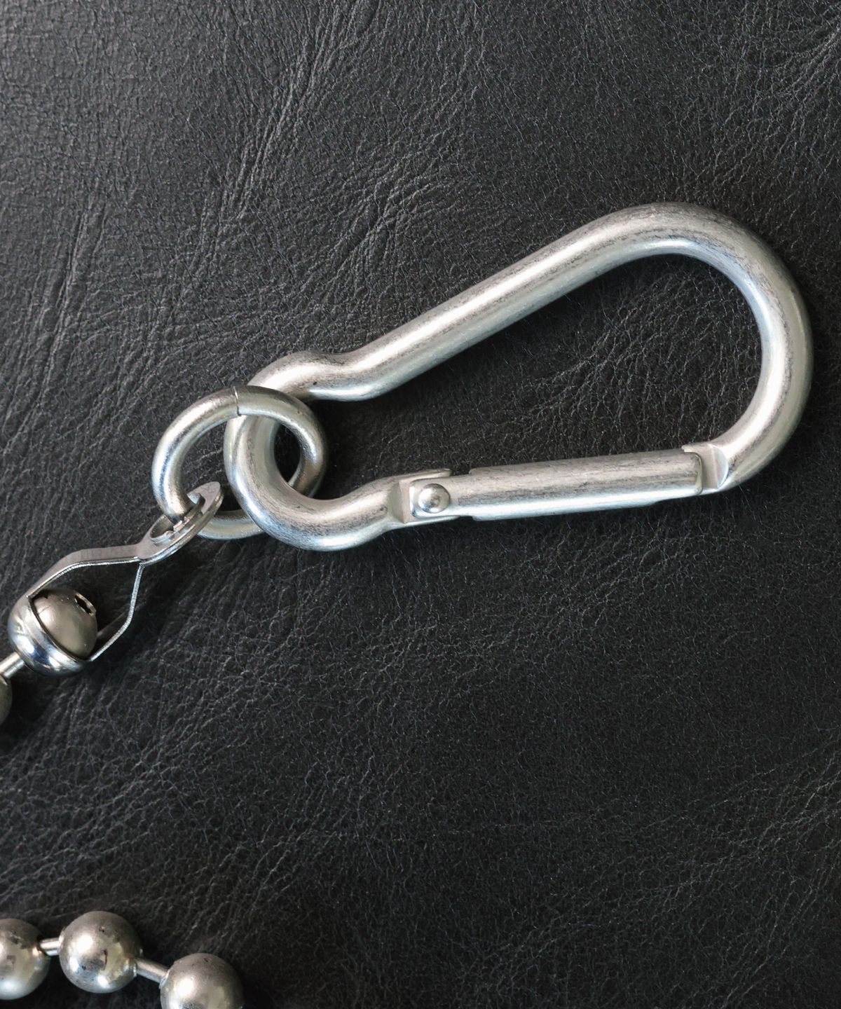 노말릭(NOMALIC) Carabiner Ball Chain - 8mm - Brass