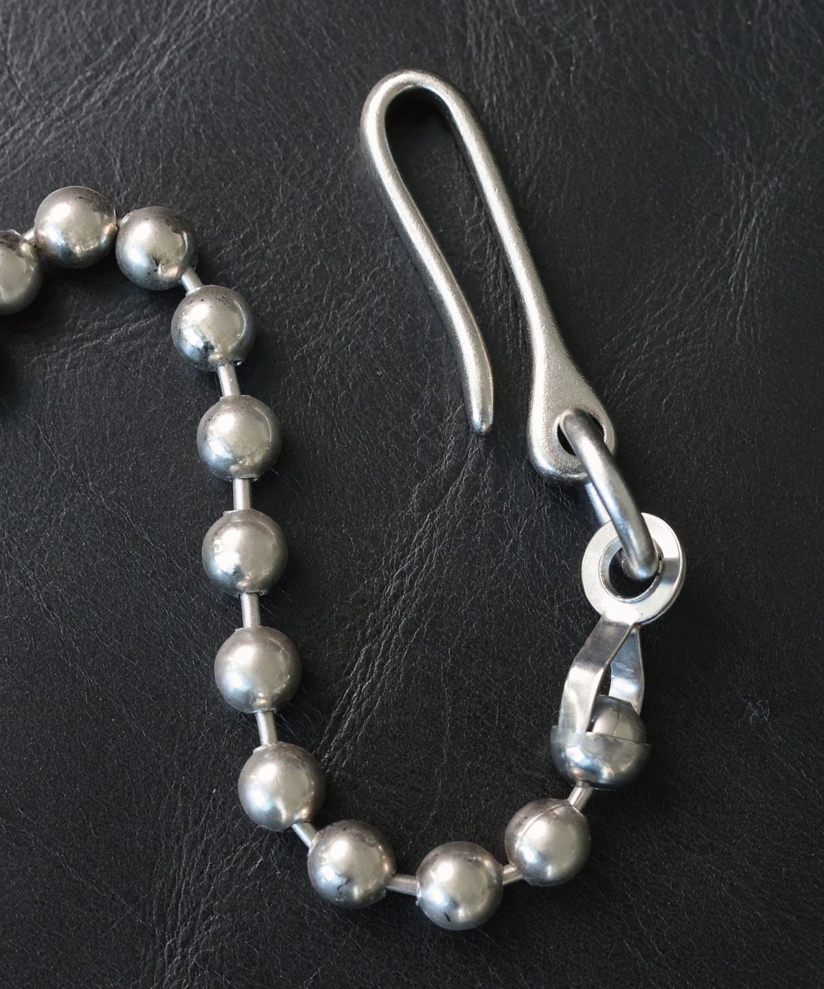 노말릭(NOMALIC) Carabiner Ball Chain - 8mm - Brass