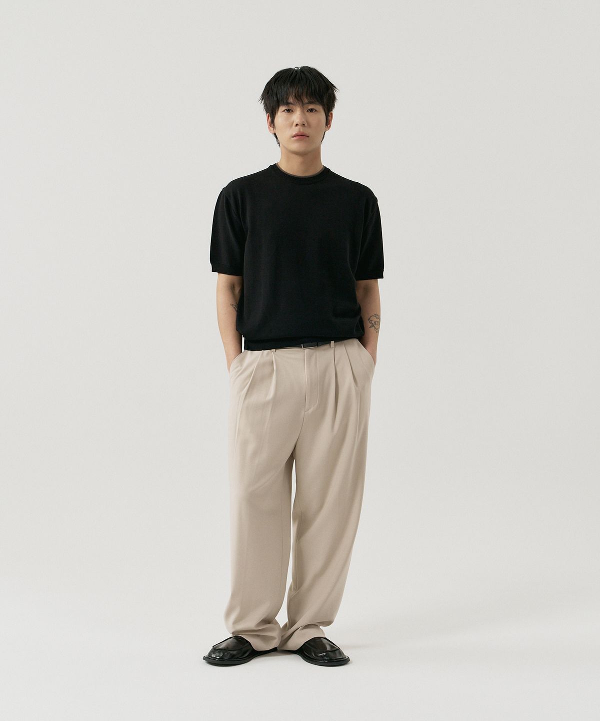 그노크(GNOK) 레이어드 라운드 반팔 니트[블랙]