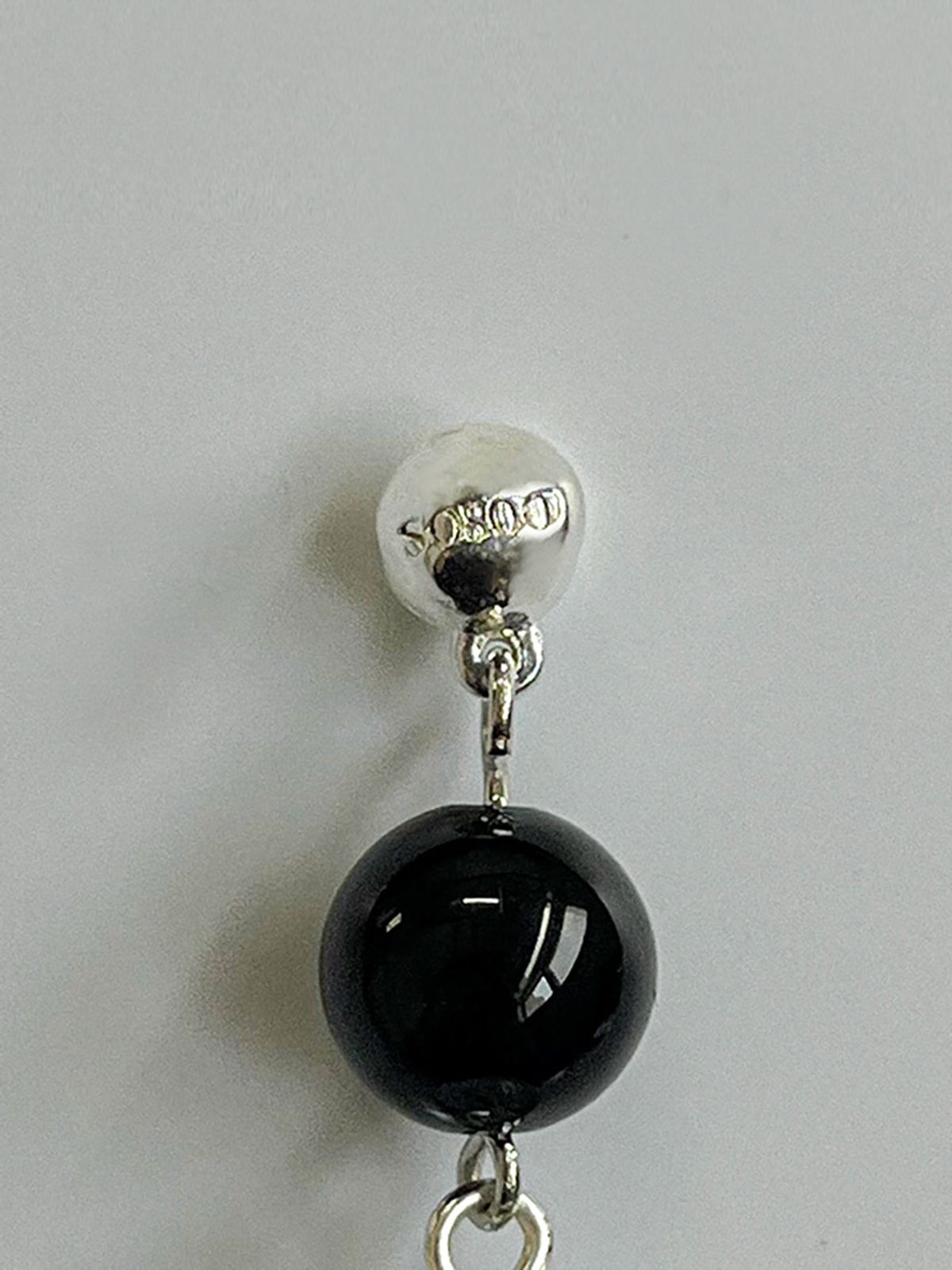 소수(SOSOO) Long Drop Gem Stud Earrings