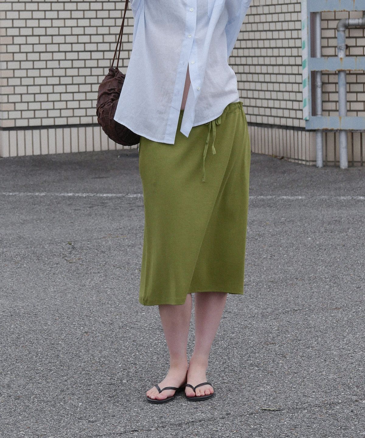 스텝어라운드(STEP AROUND) Soft Jersey Midi Skirt_OLIVE
