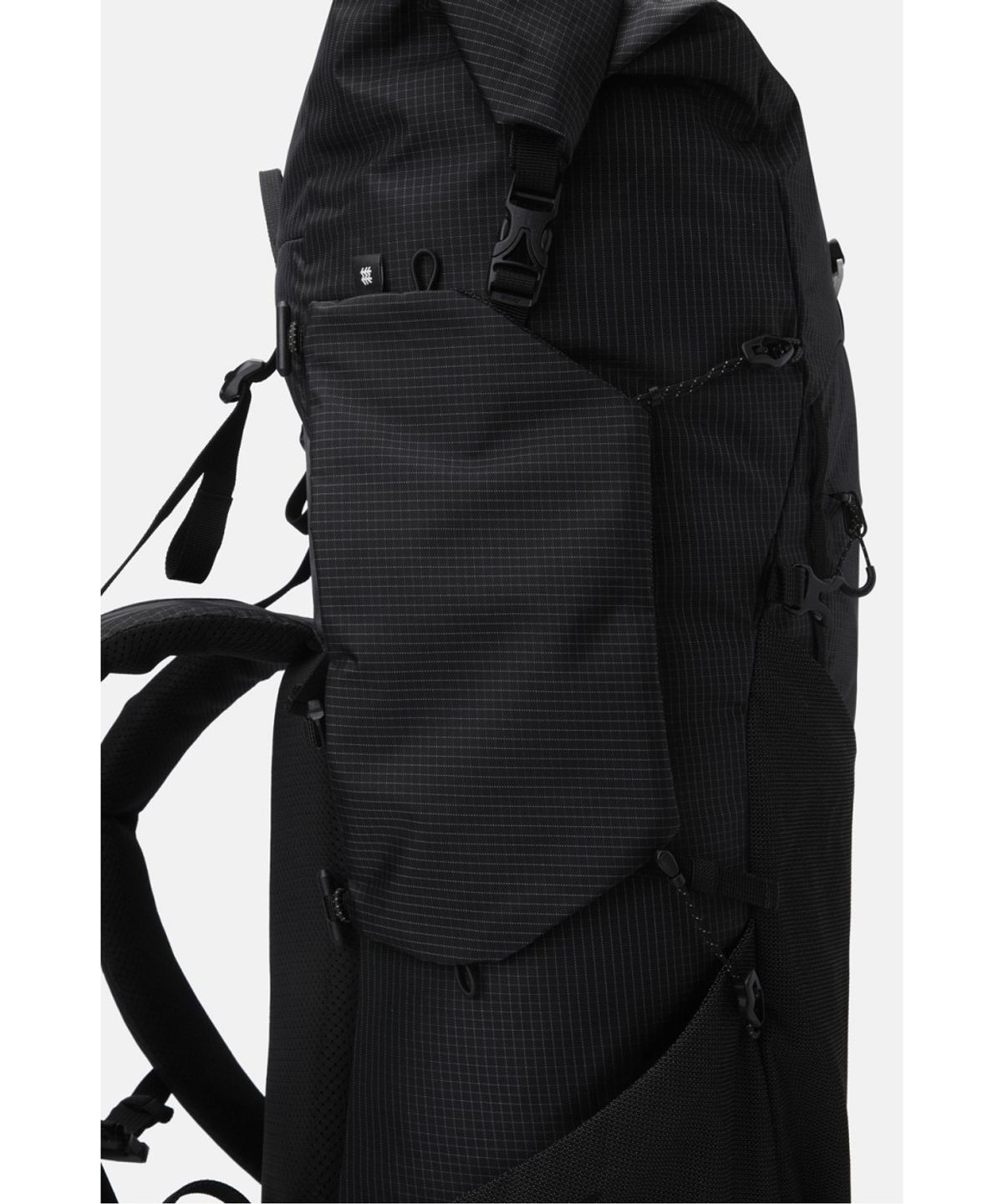 코오롱스포츠(KOLON SPORT) 롤탑형 백패킹 AXIOM 백팩 33L(+7L) QEBXX26242BLK