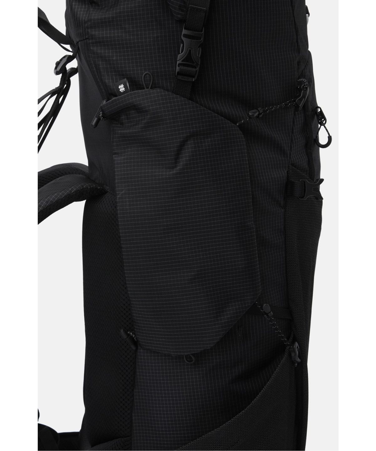코오롱스포츠(KOLON SPORT) 롤탑형 백패킹 AXIOM 백팩 37L(+8L) QEBXX26241BLK