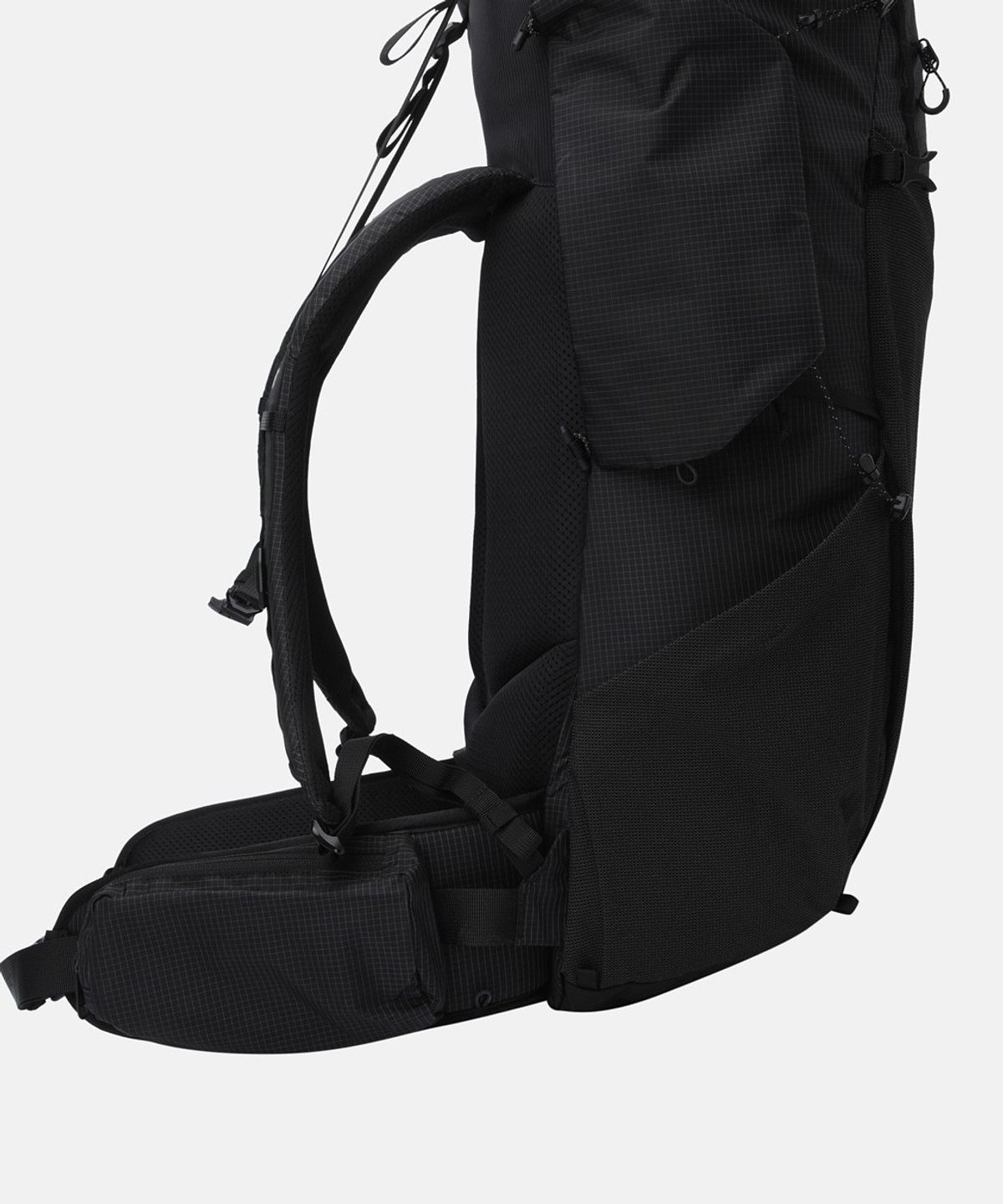 코오롱스포츠(KOLON SPORT) 롤탑형 백패킹 AXIOM 백팩 37L(+8L) QEBXX26241BLK