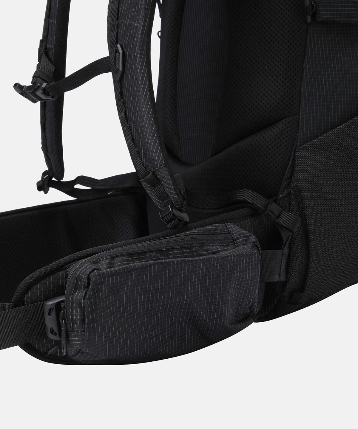 코오롱스포츠(KOLON SPORT) 롤탑형 백패킹 AXIOM 백팩 37L(+8L) QEBXX26241BLK