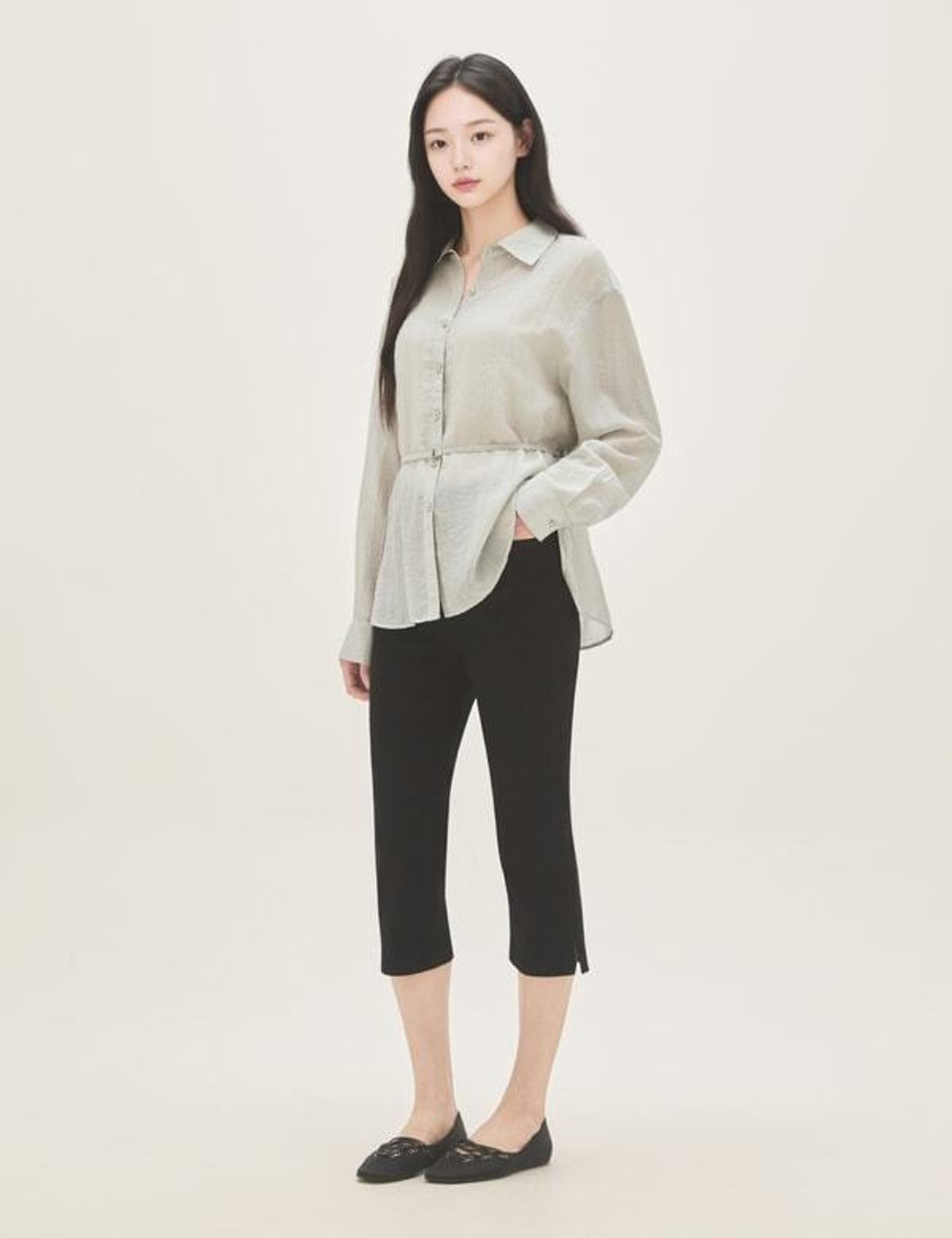로엠(ROEM) 허리끈 디테일 롱 셔츠 RMYWG38R11