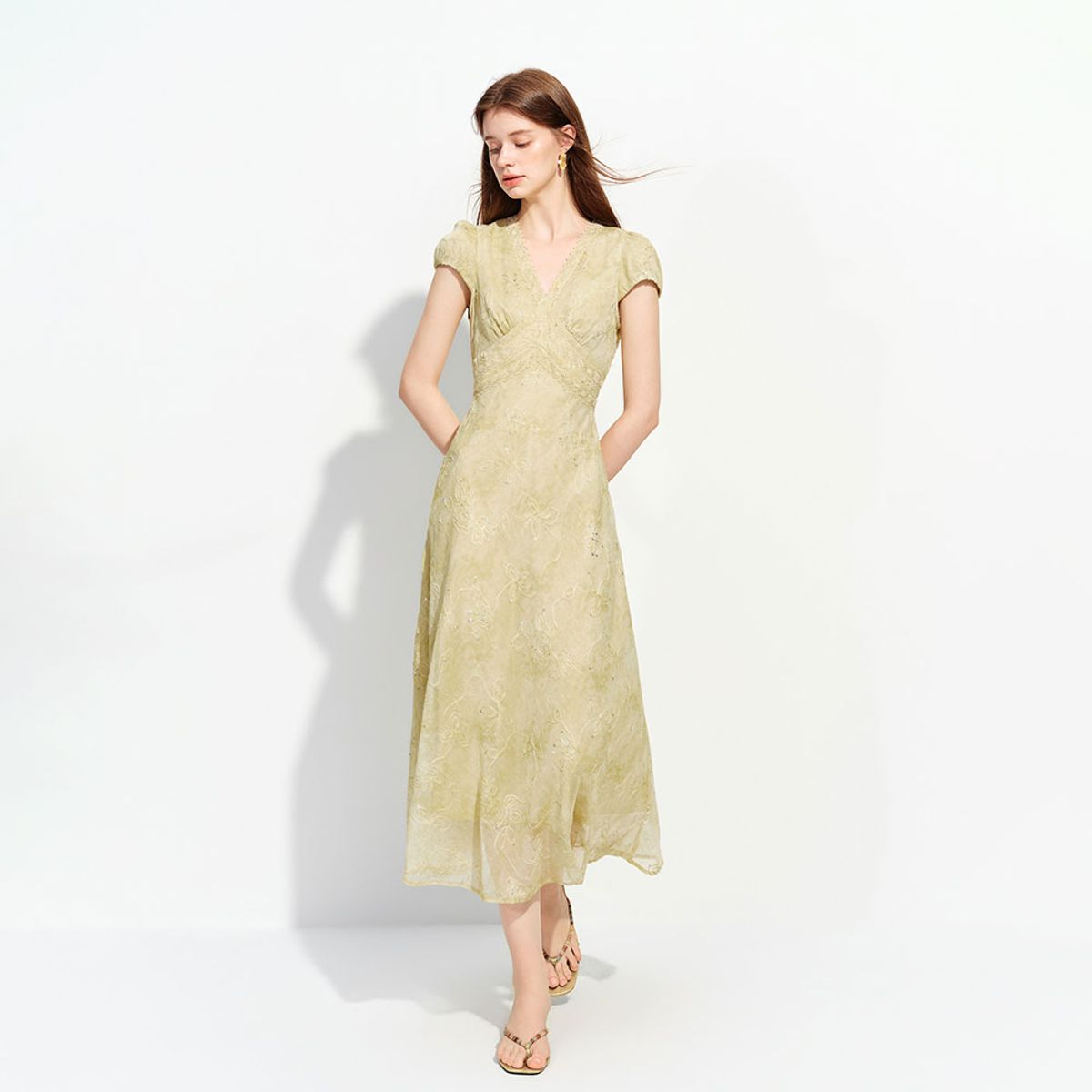 웬스데이딜라잇(WEDNESDAY DELIGHT) WD_Lace wrap waist dress_BEIGE