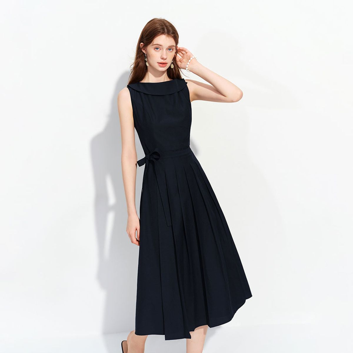 웬스데이딜라잇(WEDNESDAY DELIGHT) WD_Sleeveless fit pleated dress_NAVY