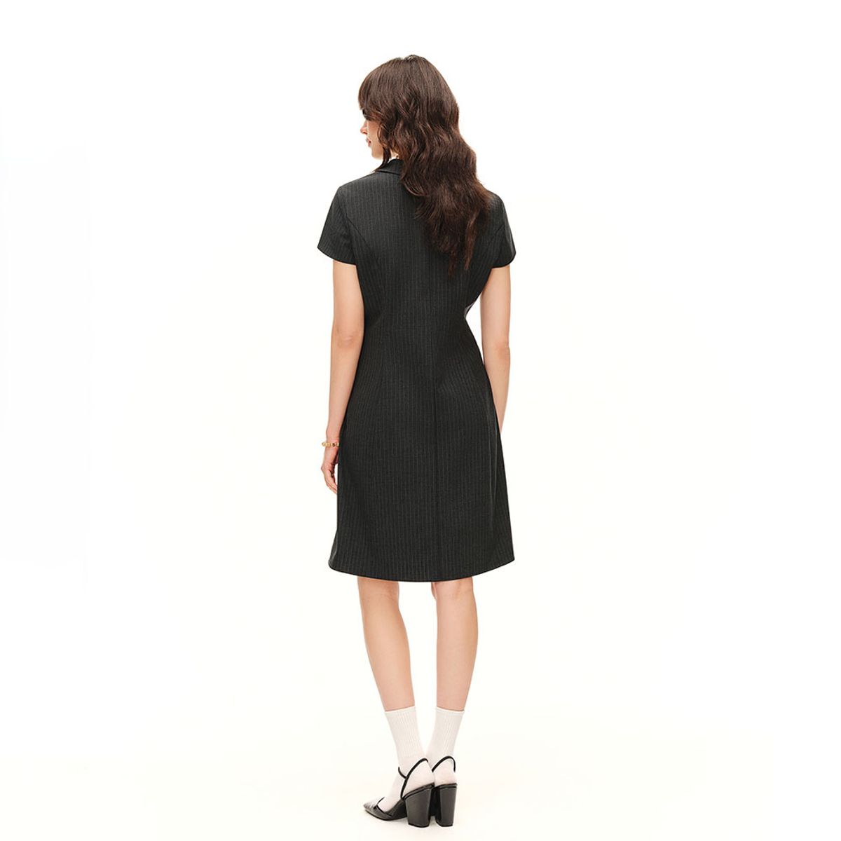 에이앤레이(AEIREI) AR_Pinstripe collar pleated dress