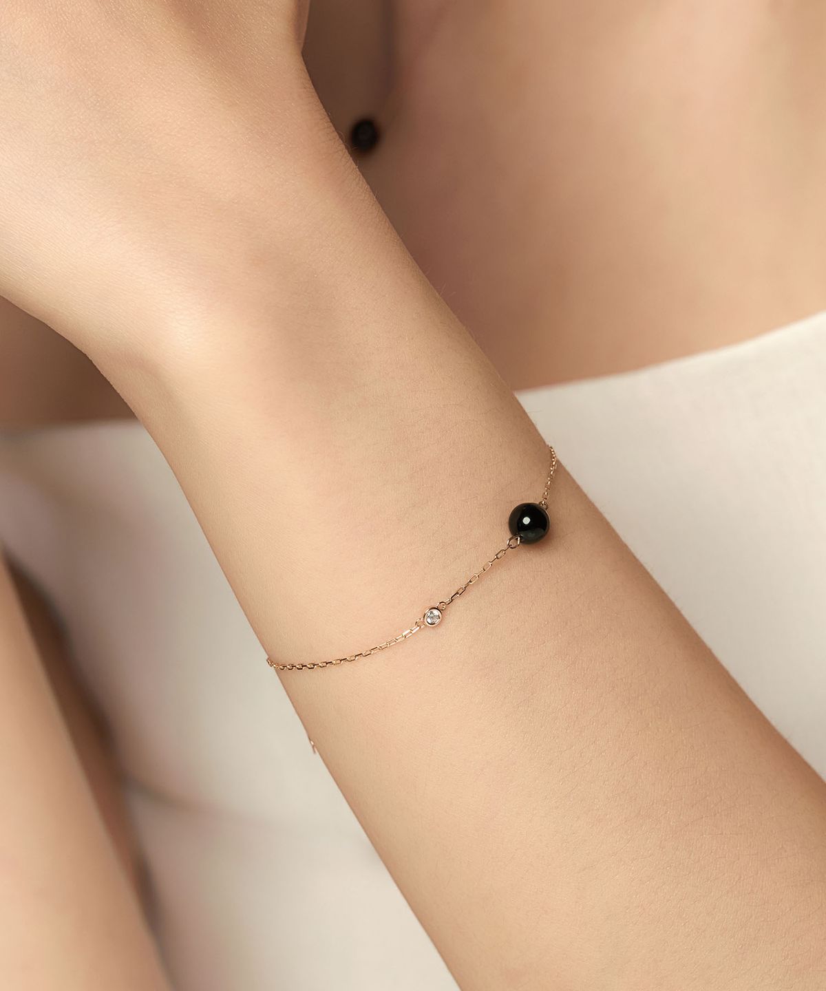 로이드(LLOYD) 포인트 원석 10K 골드 팔찌 LWT26008T