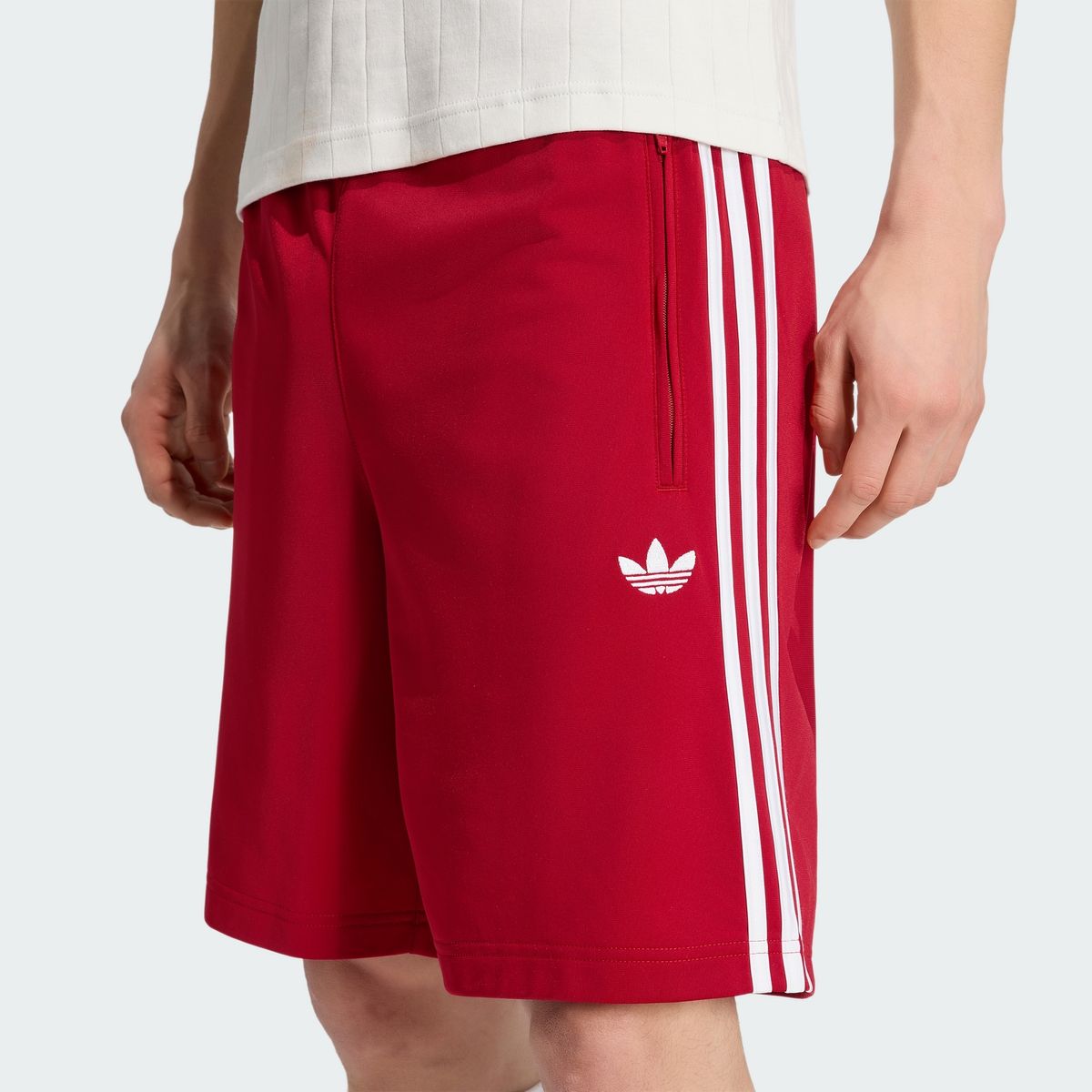 아디다스(ADIDAS) 파이어버드 숏 팬츠 - 레드:화이트 / KW0125
