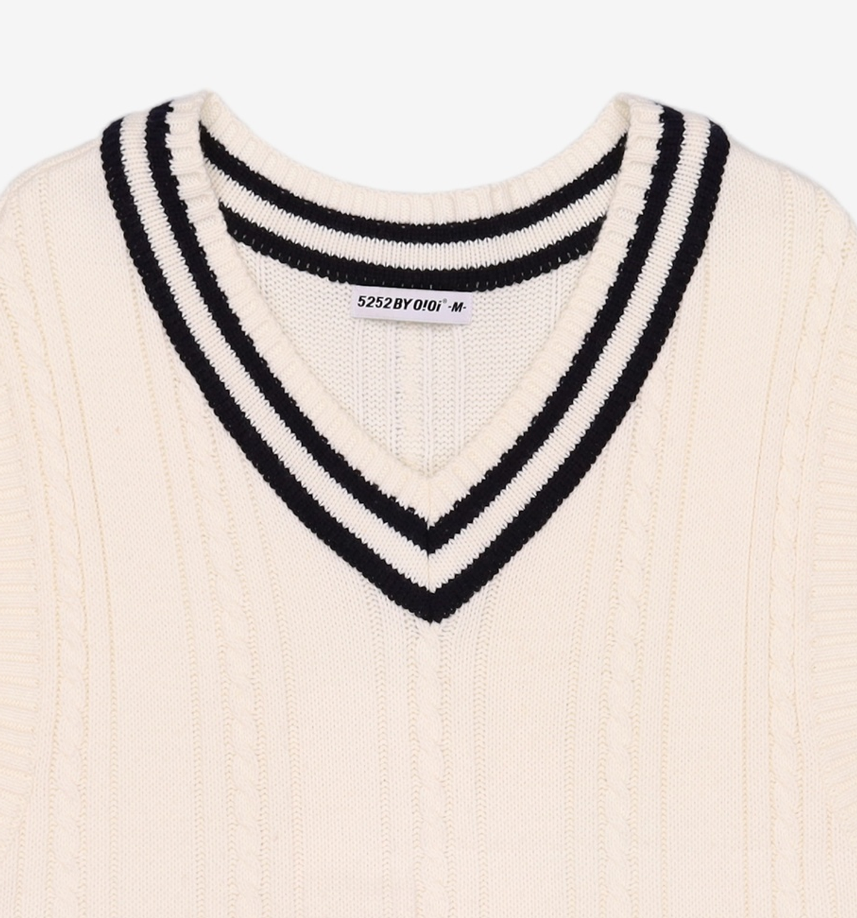 오아이오아이 컬렉션(OIOI COLLECTION) V NECK CABLE KNIT VEST [IVORY] M