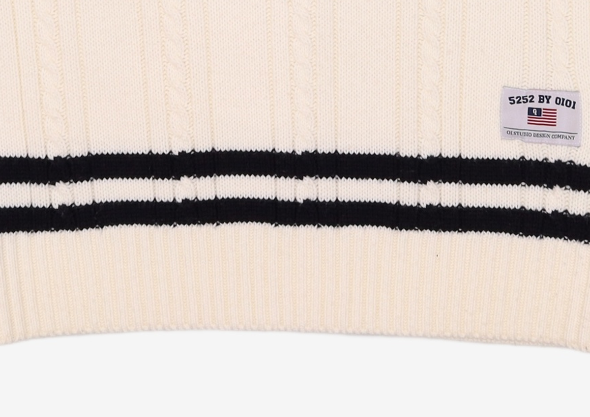오아이오아이 컬렉션(OIOI COLLECTION) V NECK CABLE KNIT VEST [IVORY] M