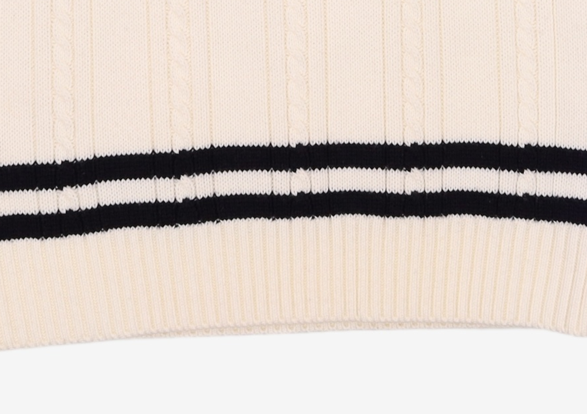 오아이오아이 컬렉션(OIOI COLLECTION) V NECK CABLE KNIT VEST [IVORY] M