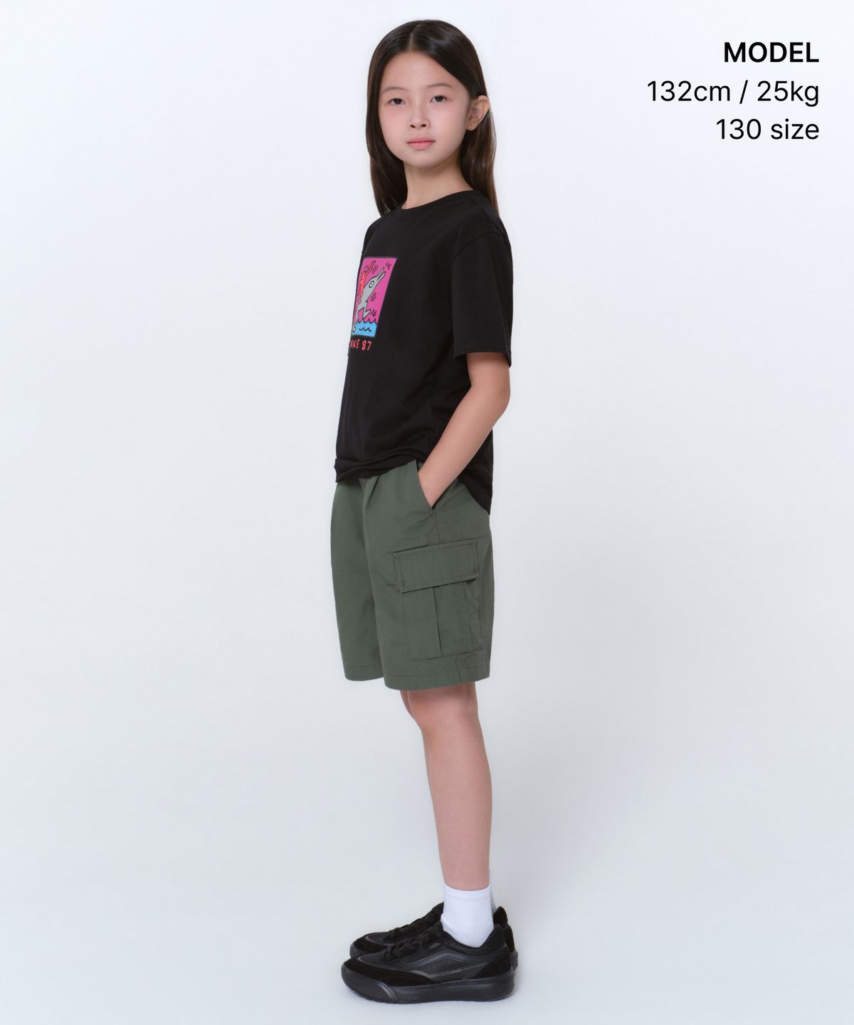 무신사 스탠다드 키즈(MUSINSA STANDARD KIDS) [키스 해링 컬렉션] Knokke 87 티셔츠 [블랙]