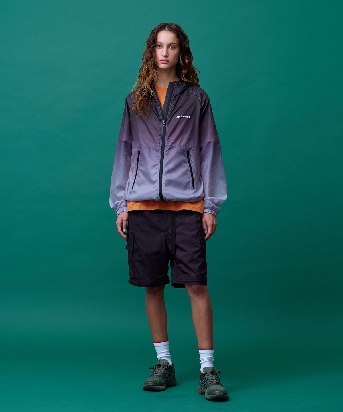 미나수(MENASOO) Unisex Gradient Windbreaker High Neck Jumper_Black