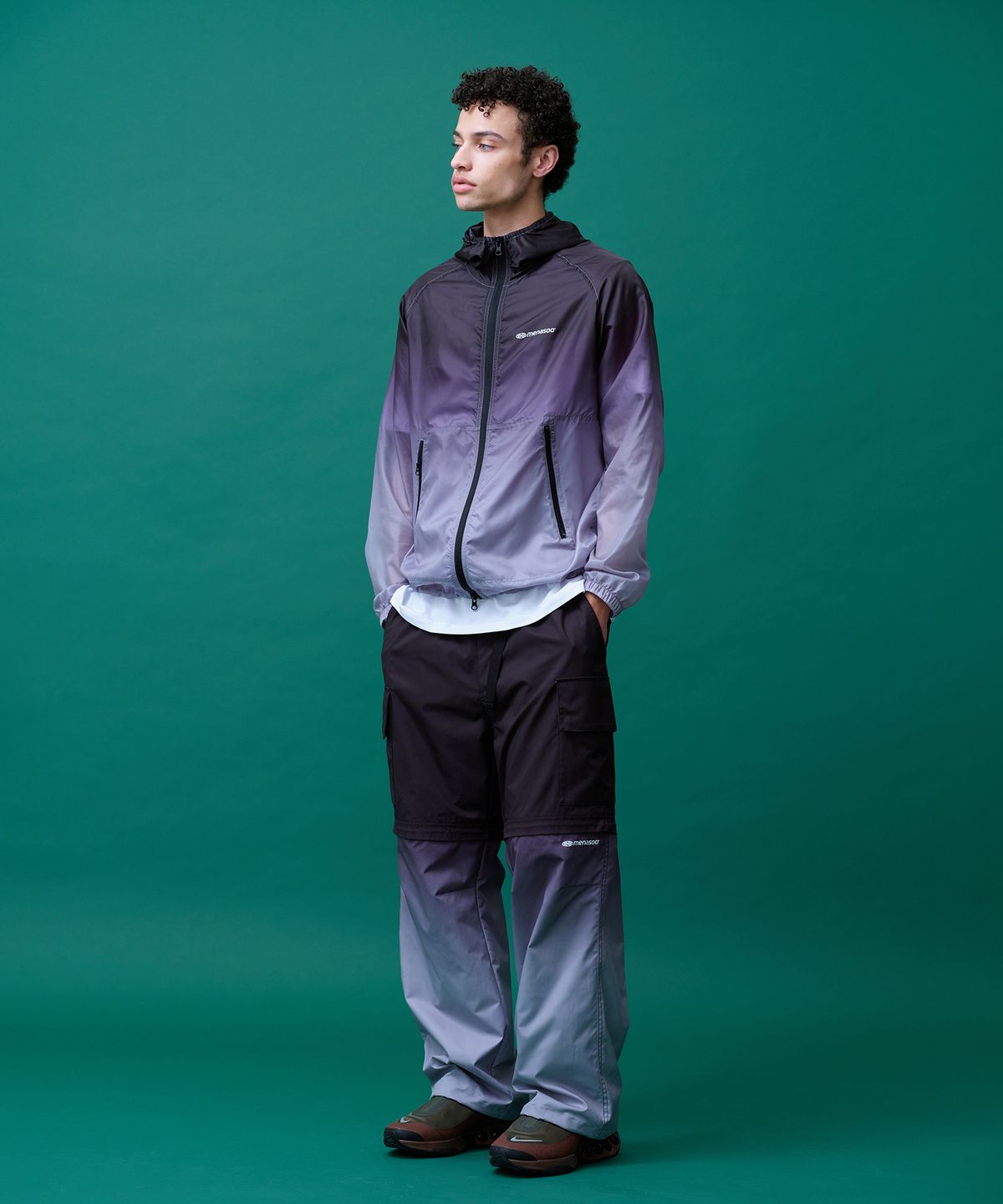 미나수(MENASOO) Unisex Gradient Windbreaker High Neck Jumper_Black