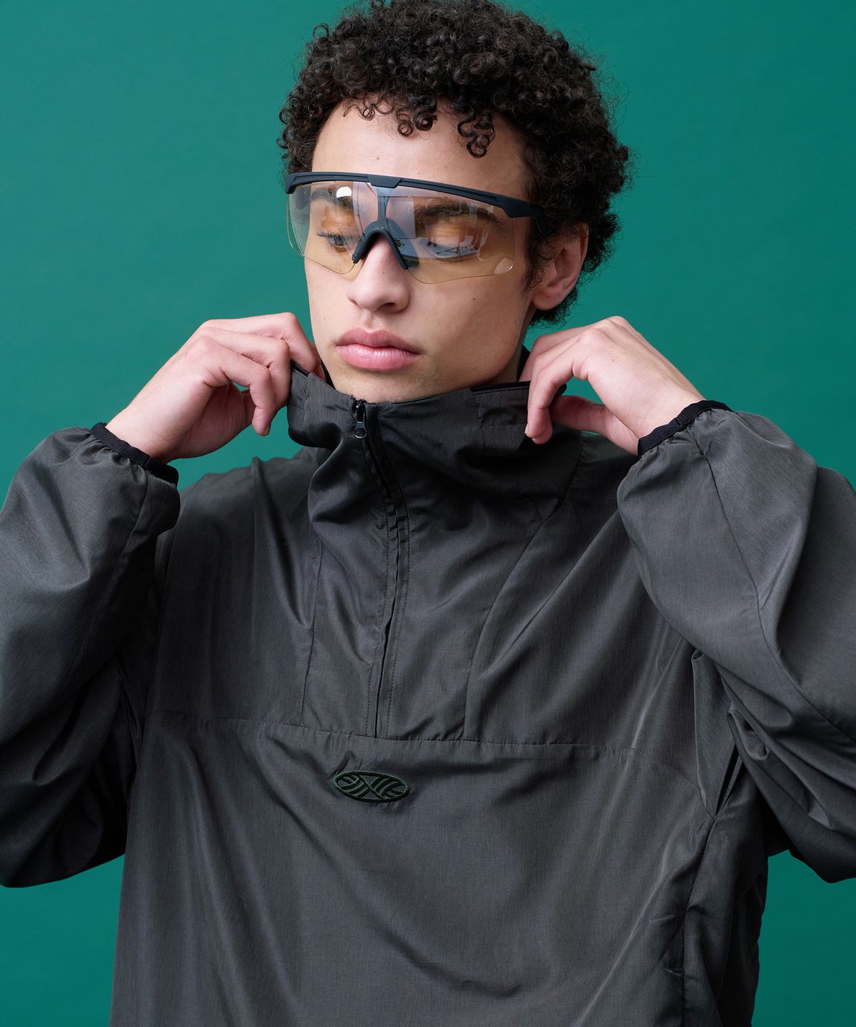 미나수(MENASOO) Unisex Easy Move Half Zip_Khaki
