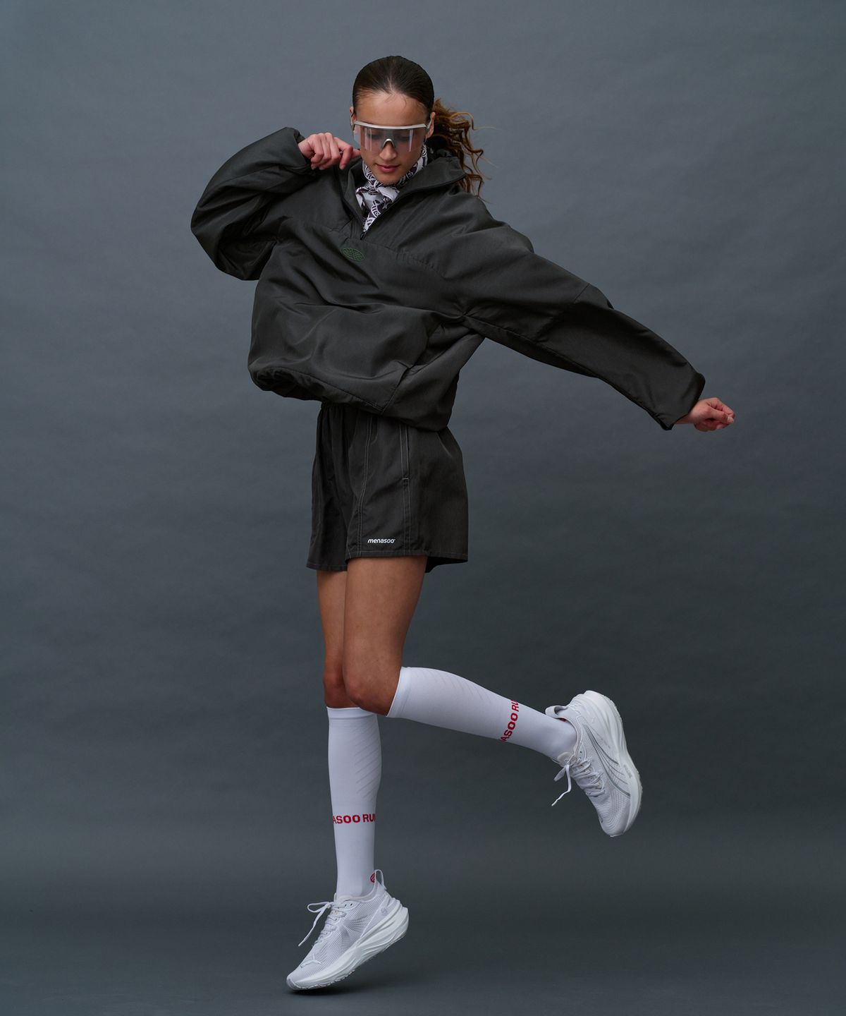 미나수(MENASOO) Unisex Easy Move Half Zip_Khaki