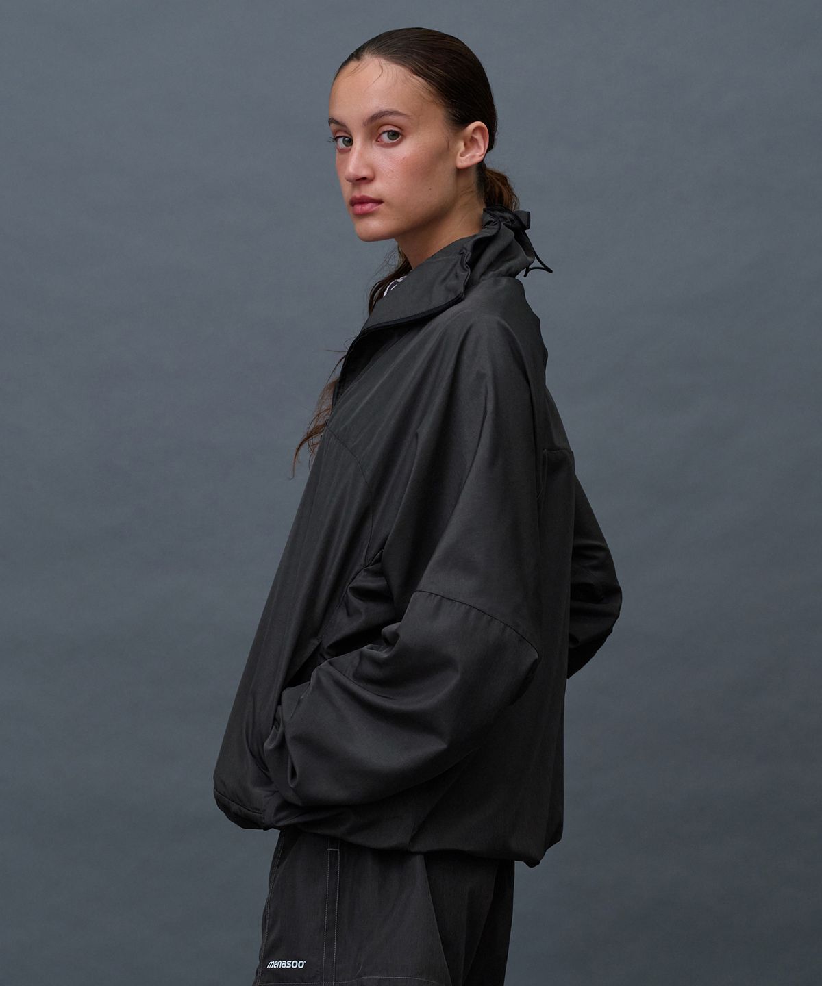 미나수(MENASOO) Unisex Easy Move Half Zip_Khaki