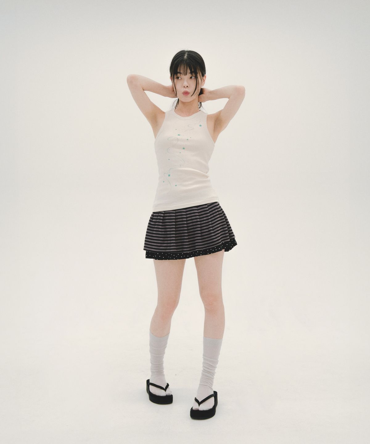 미헤브(MIHEV) 갤럭시 그래픽 탱크탑 크림 민트