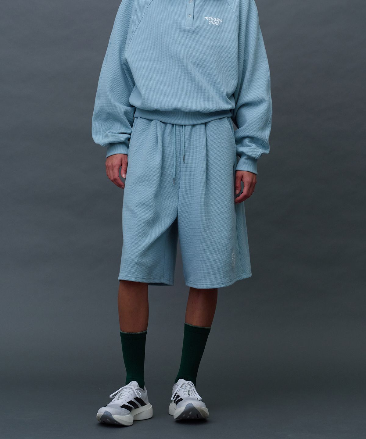 미나수(MENASOO) Waffle Sweat Training Bermuda Pants_Skyblue