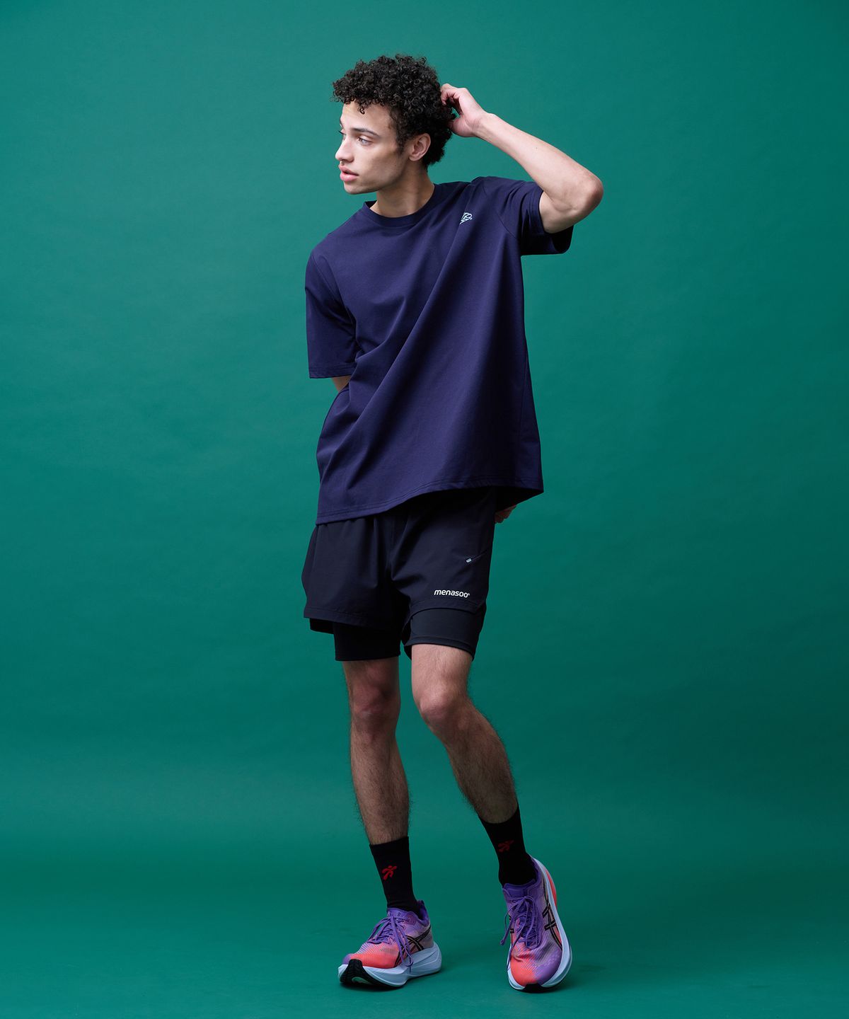 미나수(MENASOO) Run Symbol Sorona T Shirt (Basic Fit)_Navy