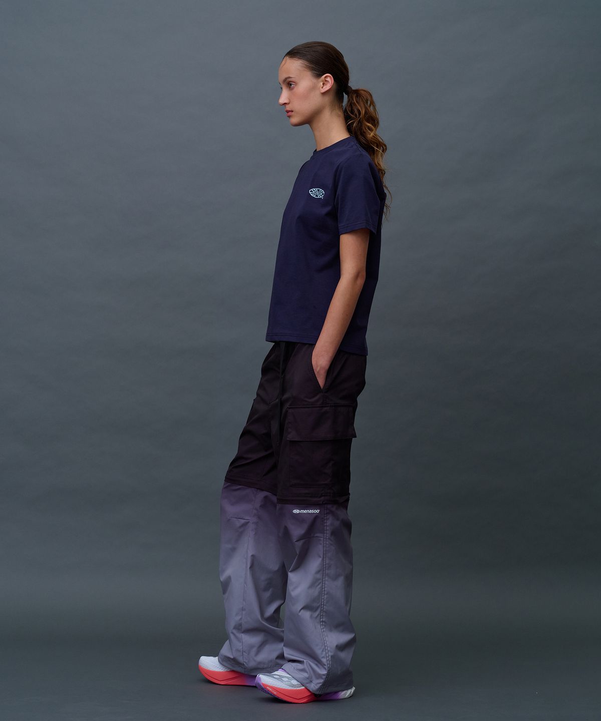 미나수(MENASOO) Run Symbol Sorona T Shirt (Basic Fit)_Navy