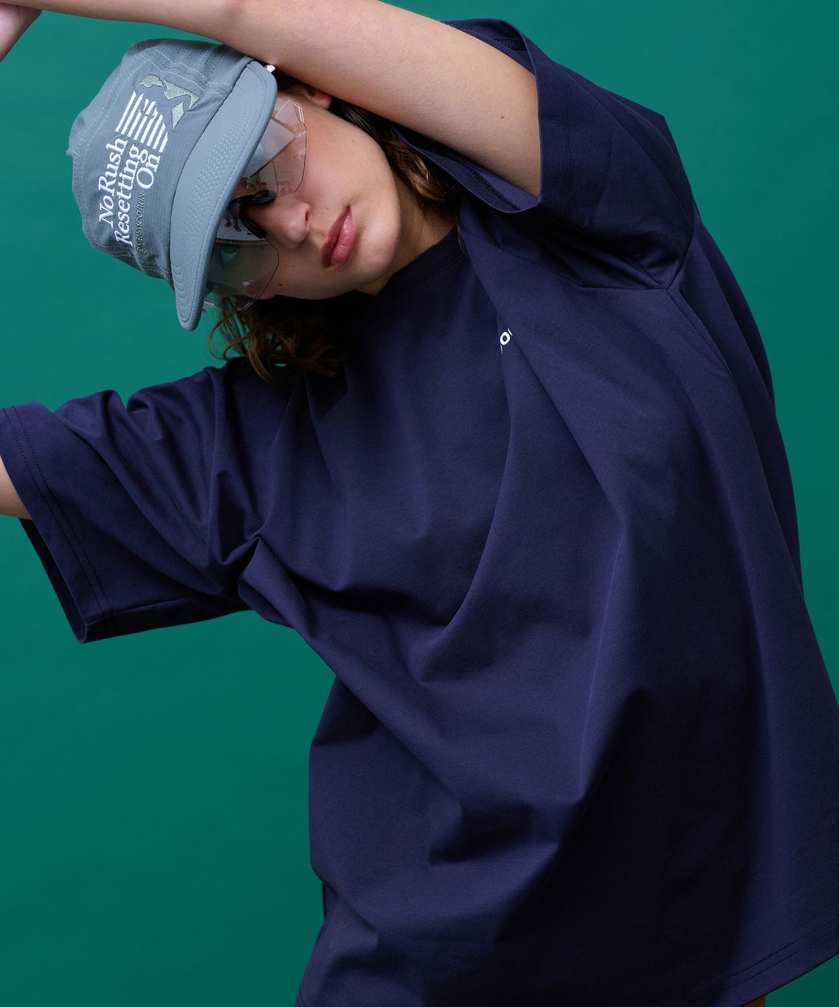 미나수(MENASOO) Unisex Symbol Sorona Basic T Shirt_Navy