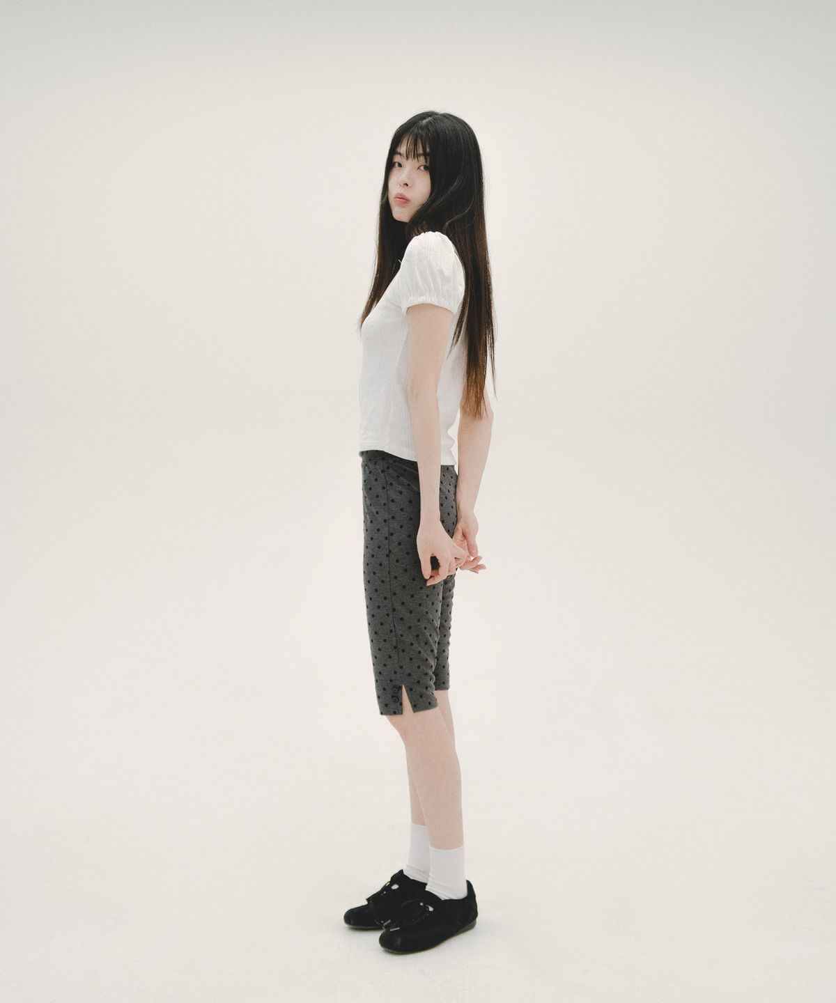 미헤브(MIHEV) 포인텔 클로버 퍼프 티셔츠 화이트