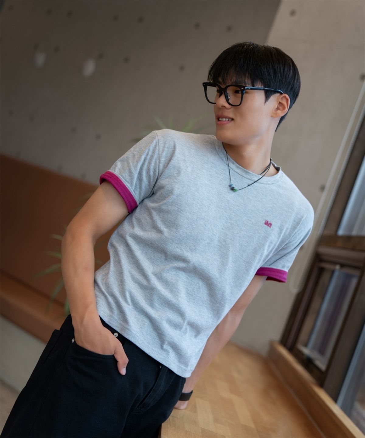 어썸스튜디오(AWESOME STUDIO) 배색 롤업 슬리브 티셔츠 멜란지그레이