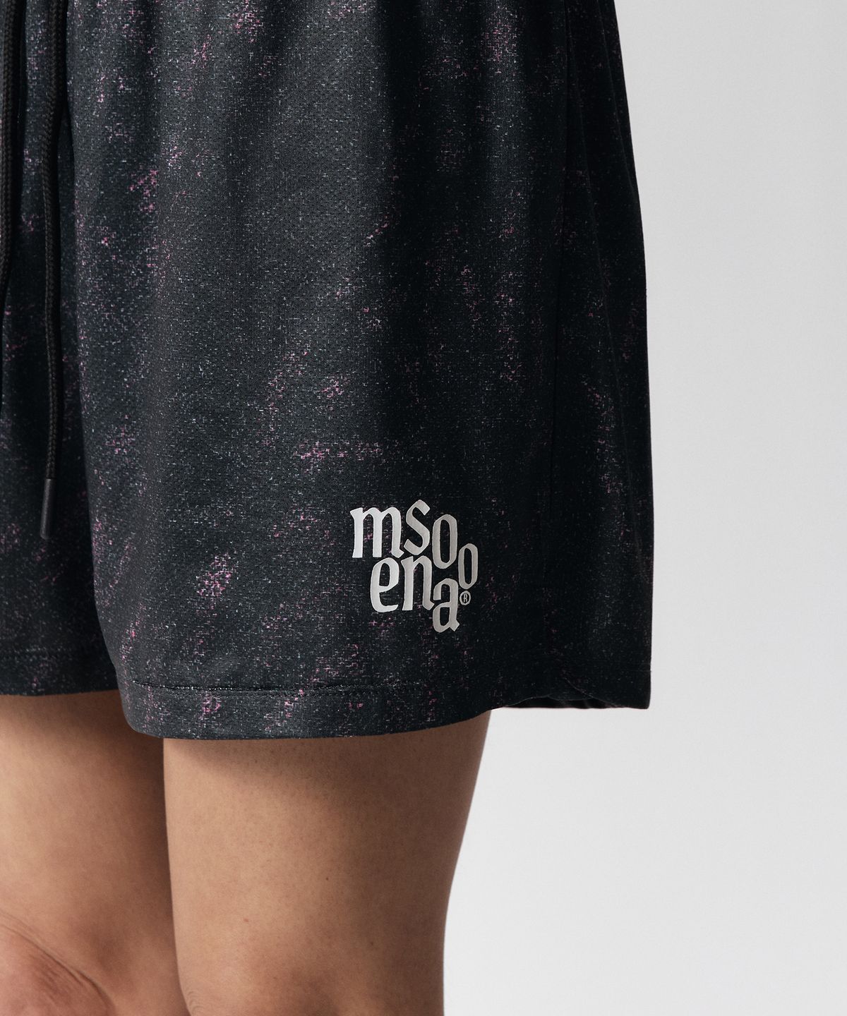미나수(MENASOO) Pace Trace Run Shorts_Black
