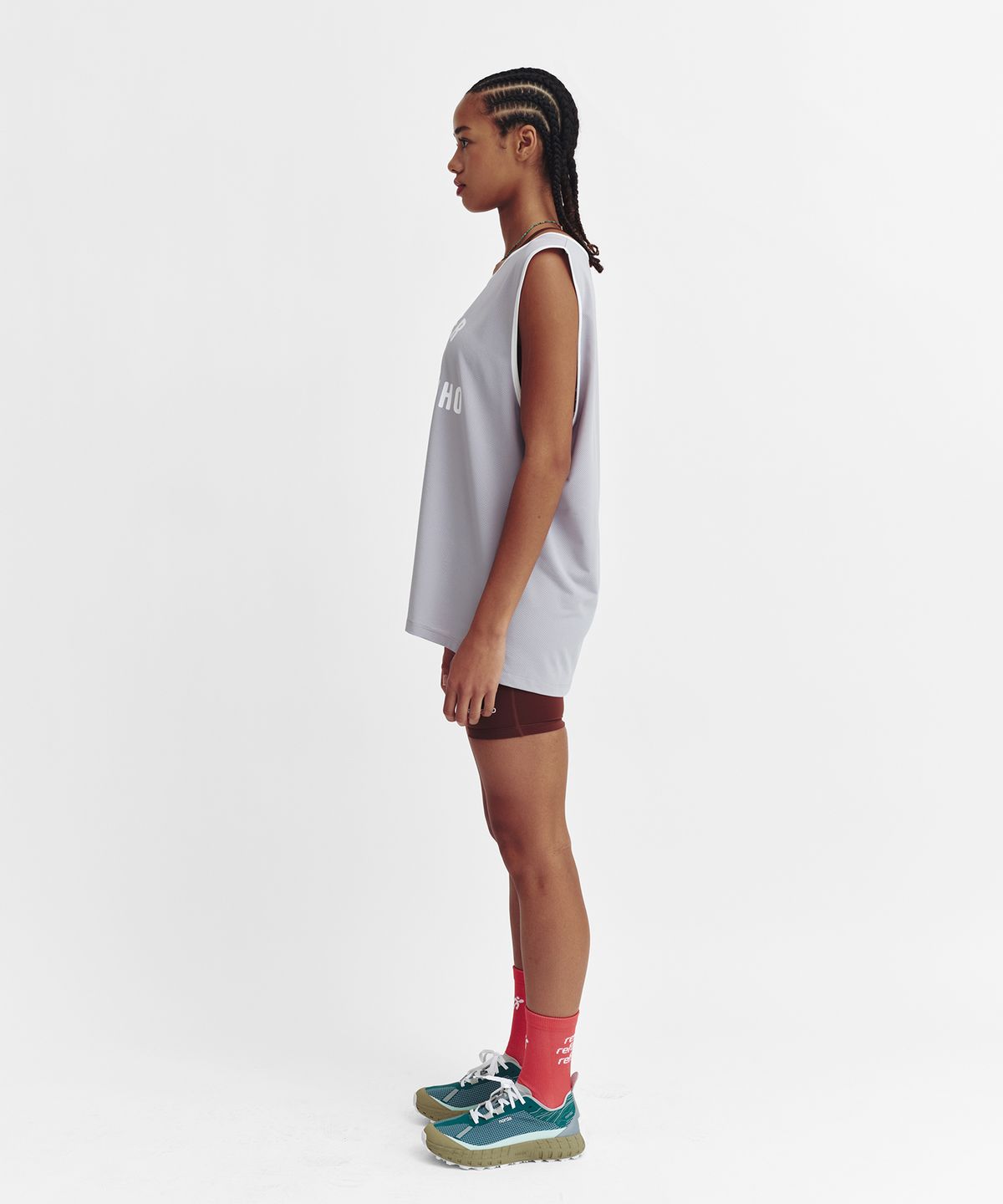 미나수(MENASOO) Mesh Runner Club Sleeveless Top_Gray