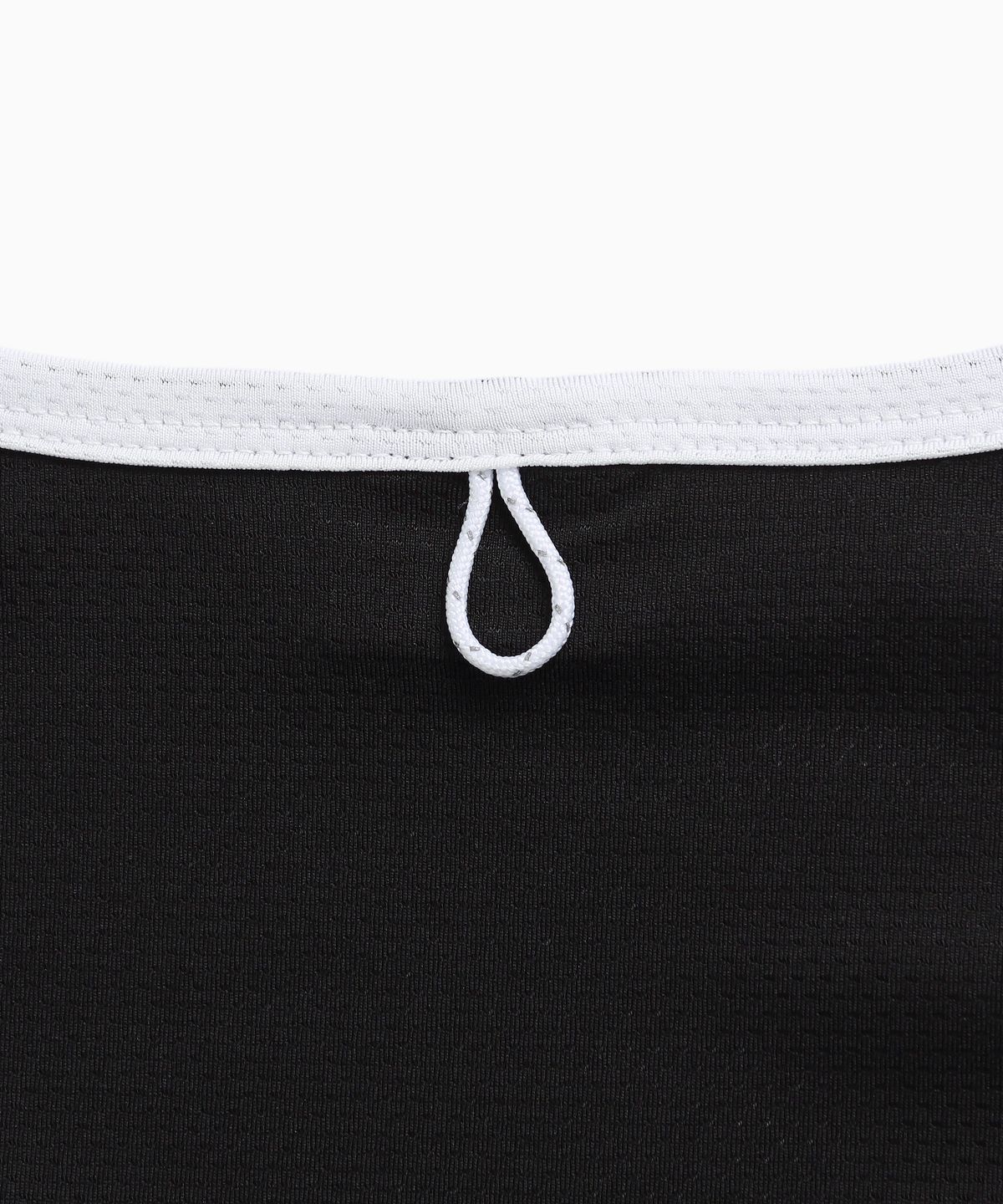 미나수(MENASOO) Mesh Runner Club Sleeveless Top_Black
