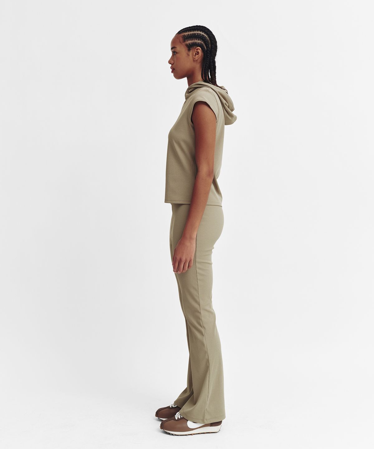 미나수(MENASOO) Move Hood Ribbed Top_Beige