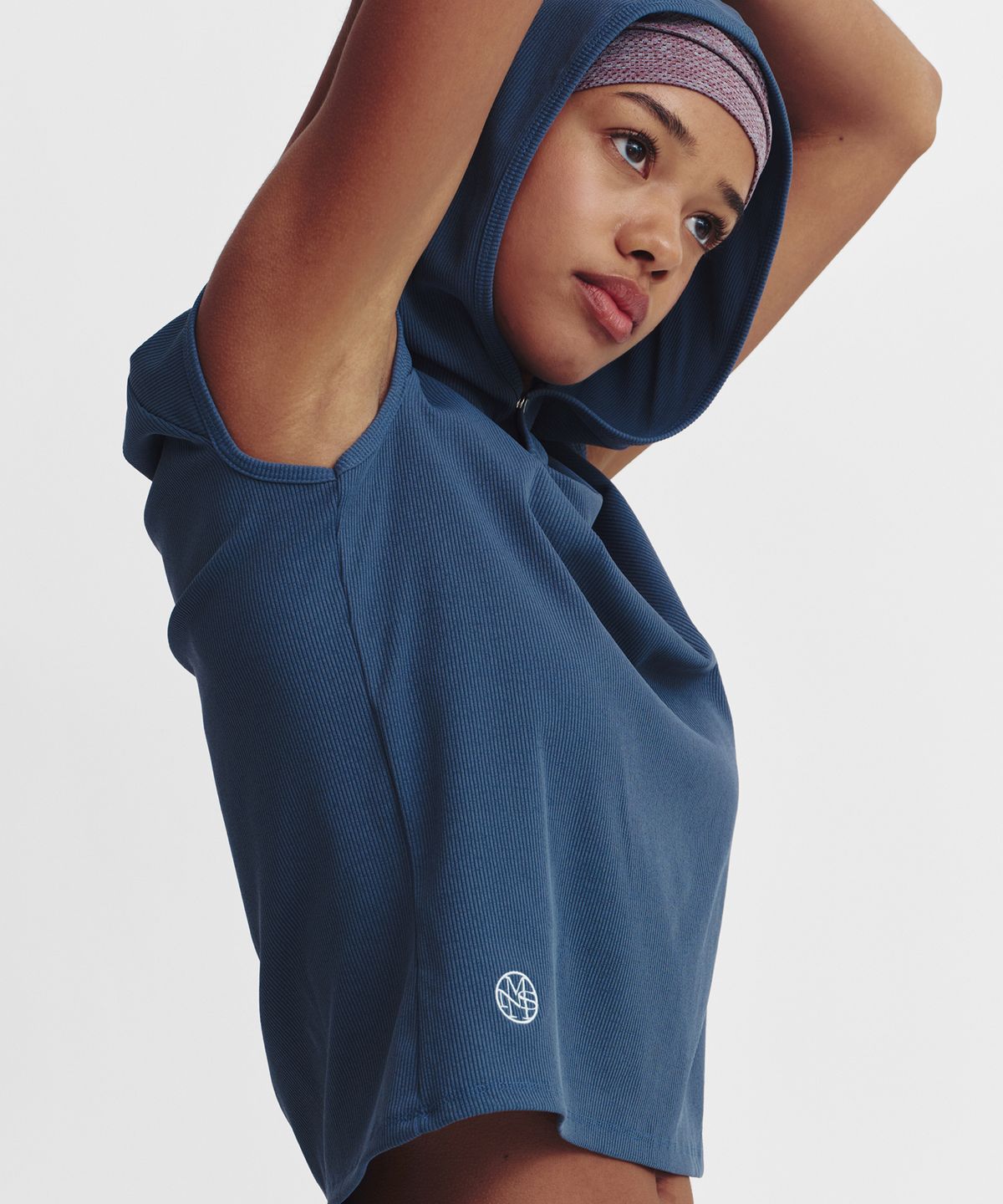 미나수(MENASOO) Move Hood Ribbed Top_Skyblue