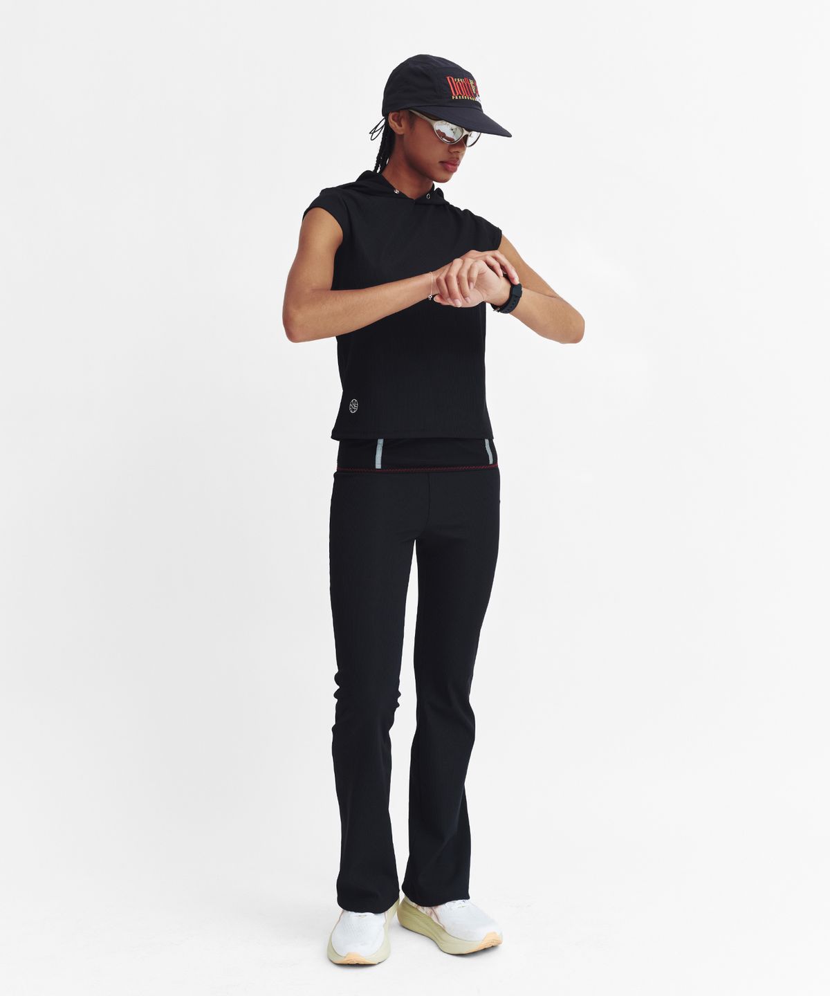 미나수(MENASOO) Move Hood Ribbed Top_Black