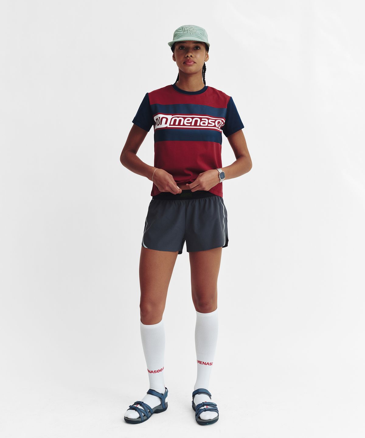 미나수(MENASOO) Menasoo Run Logo Short Sleeve T Shirt_Red